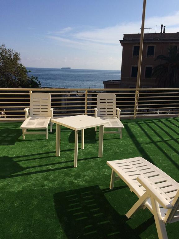 Gaslini Vicinissimo - Casa Dello Zio Hotel Genoa Luaran gambar